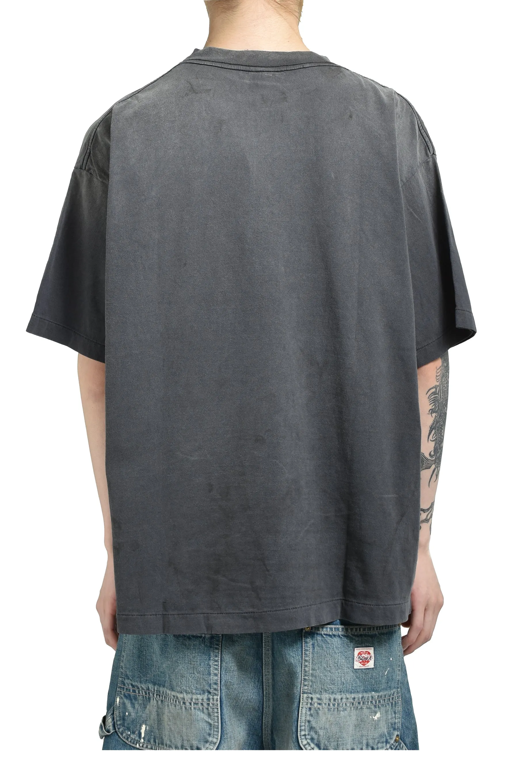 SAINT Mxxxxxx DELICATE BULLSHIT SS TEE/BLK Star Neon Slogan Printed TEE Washed Black S-XL New Vintage Washed and Distressed Ceiling! Loyal to the original version. Main mark and wash mark are matched. Tube-woven fabric without side seams. Non-open width version. Authentic level printing restoration proofing. Top purchasing agent level.